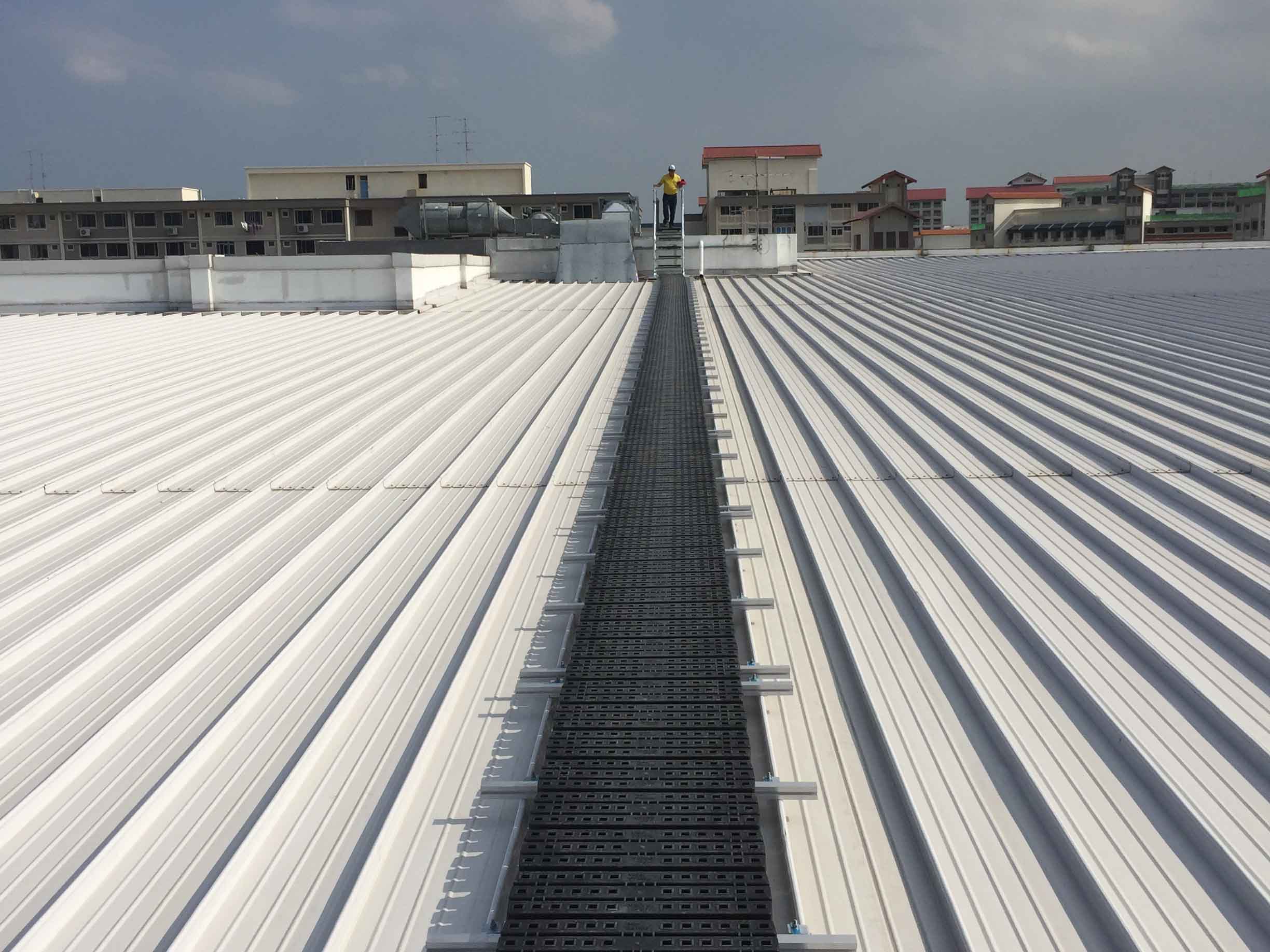 Rooftop Walkways with Nylon Tread