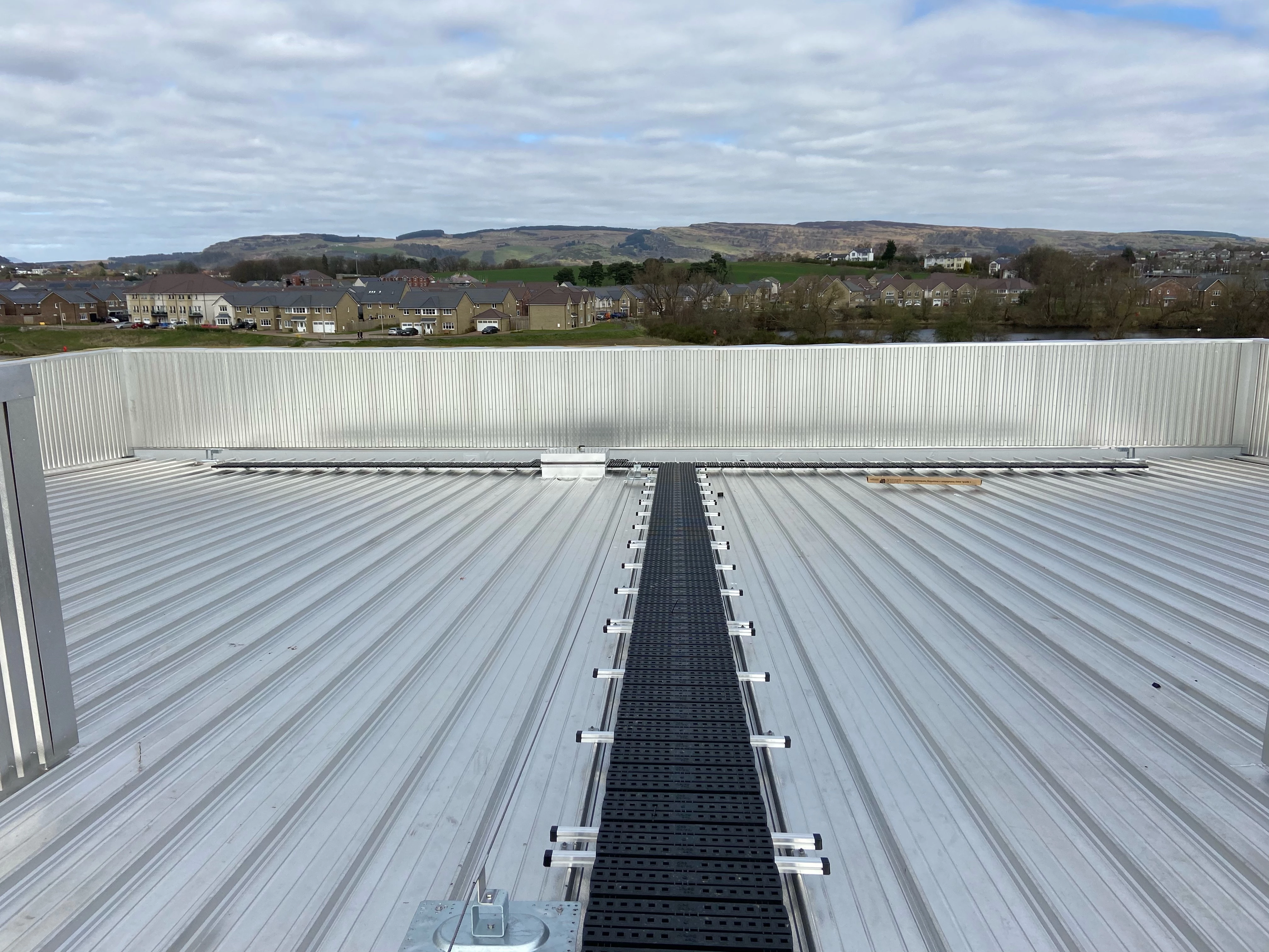 Roof walkway system
