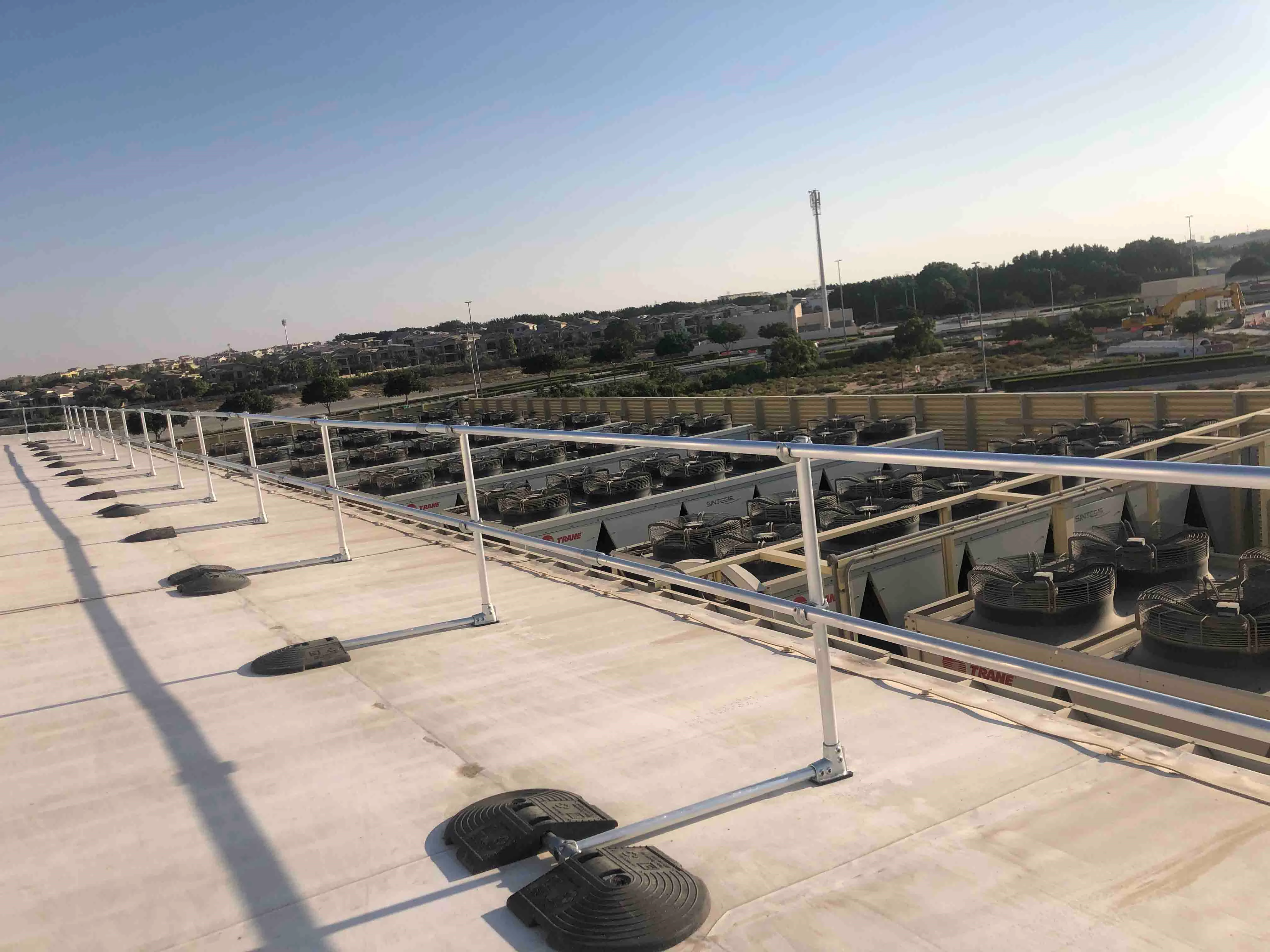 Rooftop Guardrail For Hospital