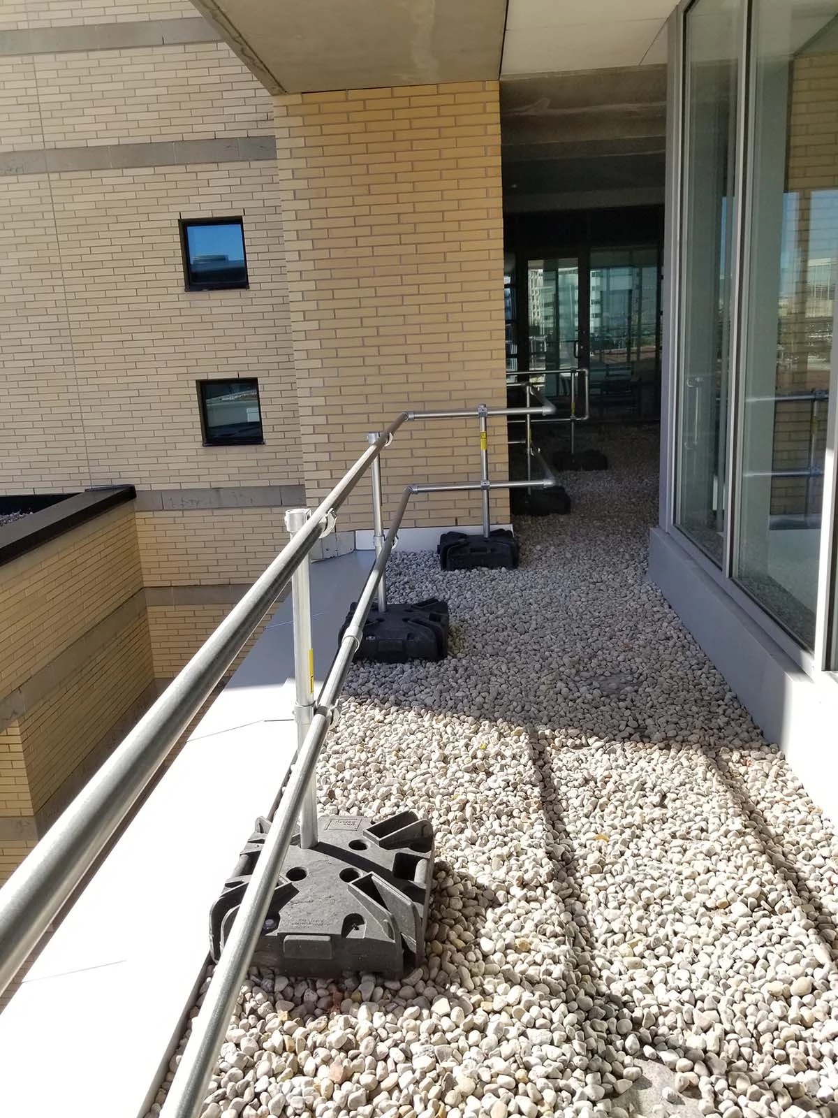 Kee Guard Railings for roof with limited space